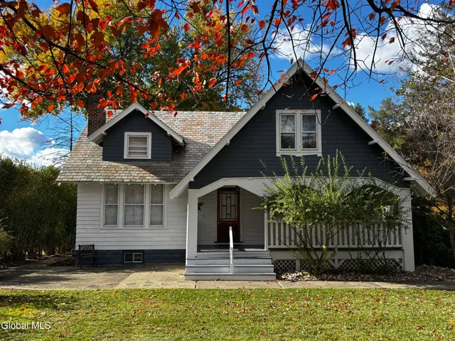 $550,000 | 226 North Greenbush Road, North Greenbush, NY 12180