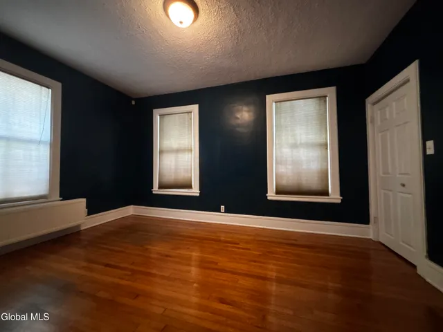 $550,000 | 226 North Greenbush Road, North Greenbush, NY 12180