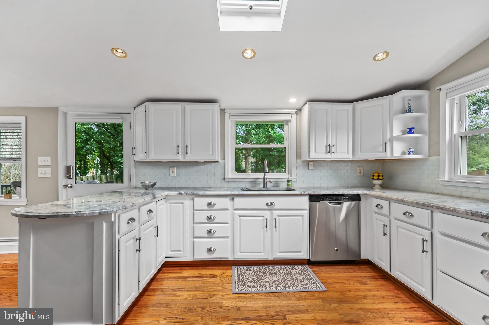 1229 Reston Avenue Herndon, VA 20170 - Photo 12 of 64