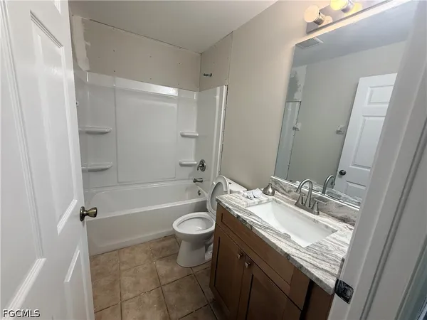 $1,650 | 2510 Martin Avenue South, Unit 2510, Lehigh Acres, FL 33973
