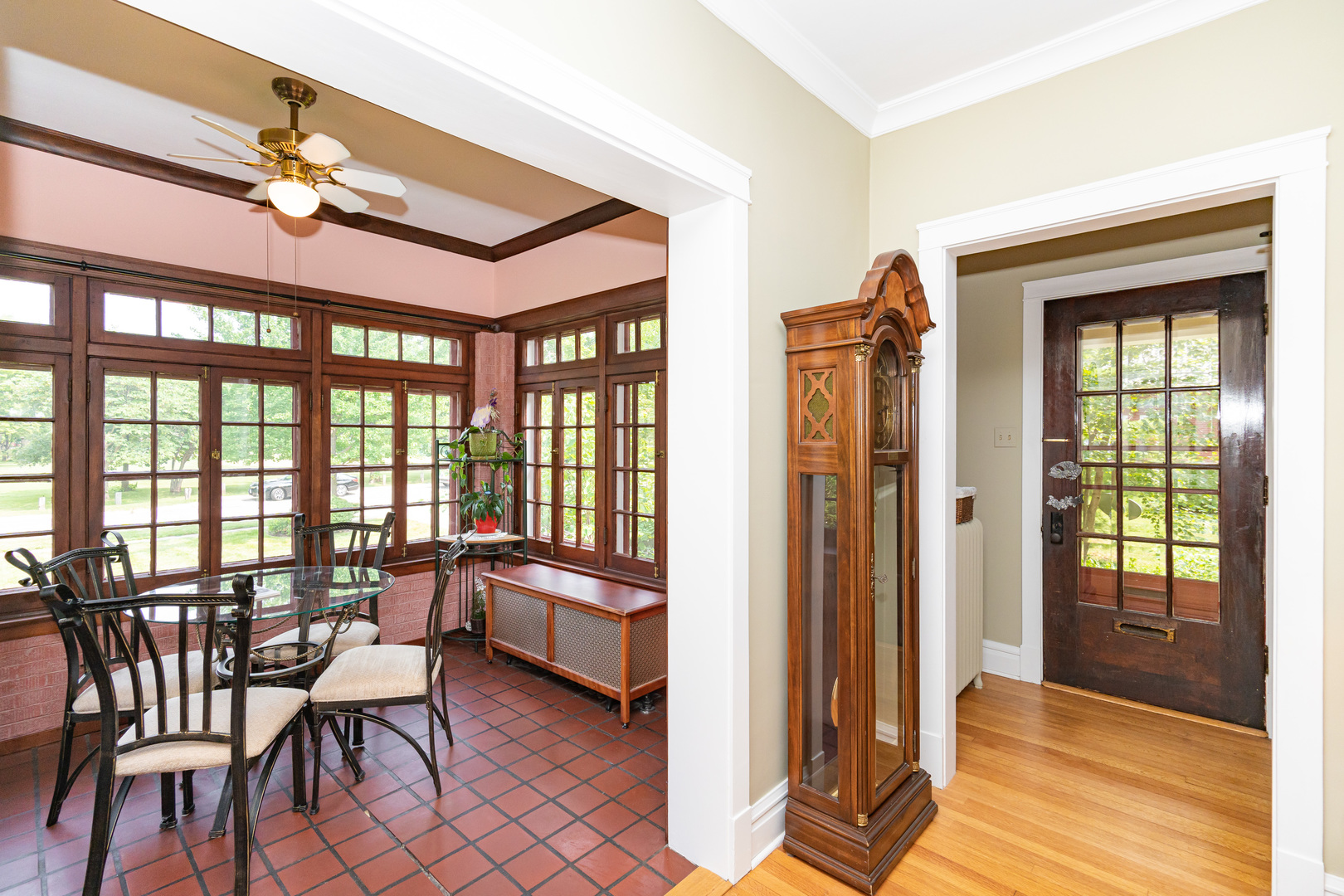 76 South Delaplaine Road Riverside, IL 60546 - Photo 4 of 31