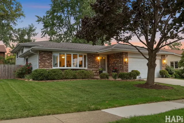 $549,900 | 1942 Trail Ridge Street, Arlington Heights, IL 60004