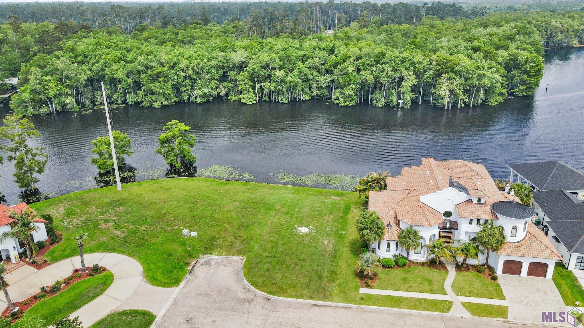 21441 Blue Marlin Drive Springfield, LA 70462 - Photo 4 of 13