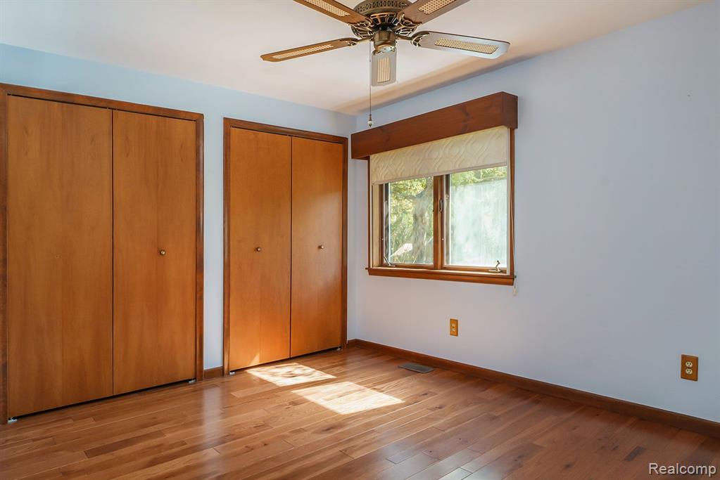10125 Byron Road Byron, MI 48418 - Photo 12 of 22
