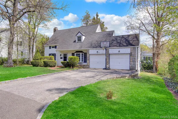 $1,799,000 | 12 Barberry Lane, East Hills, NY 11577