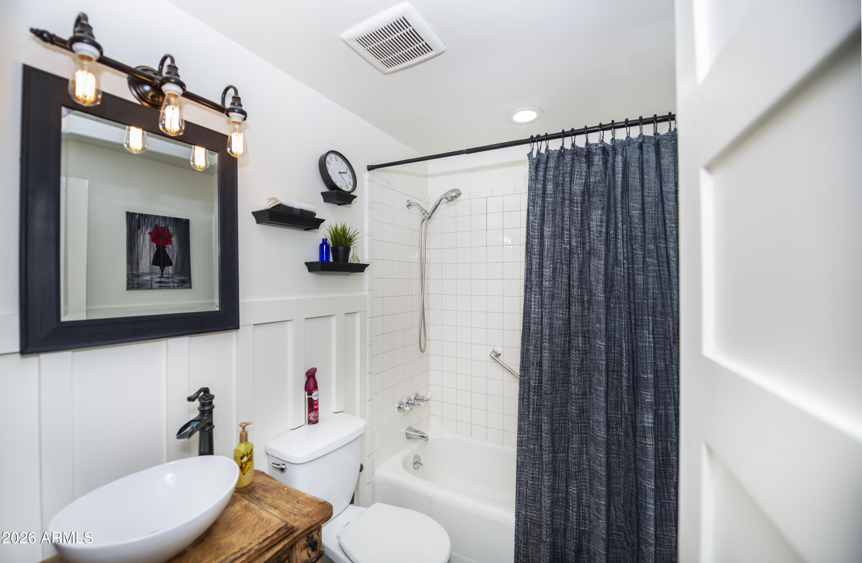 912 West Summit Street Payson, AZ 85541 - Photo 19 of 30 a bathroom with a sink toilet and shower