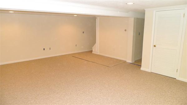 5 Eileen Road Peabody, MA 01960 - Photo 10 of 20 Gallery Image 10