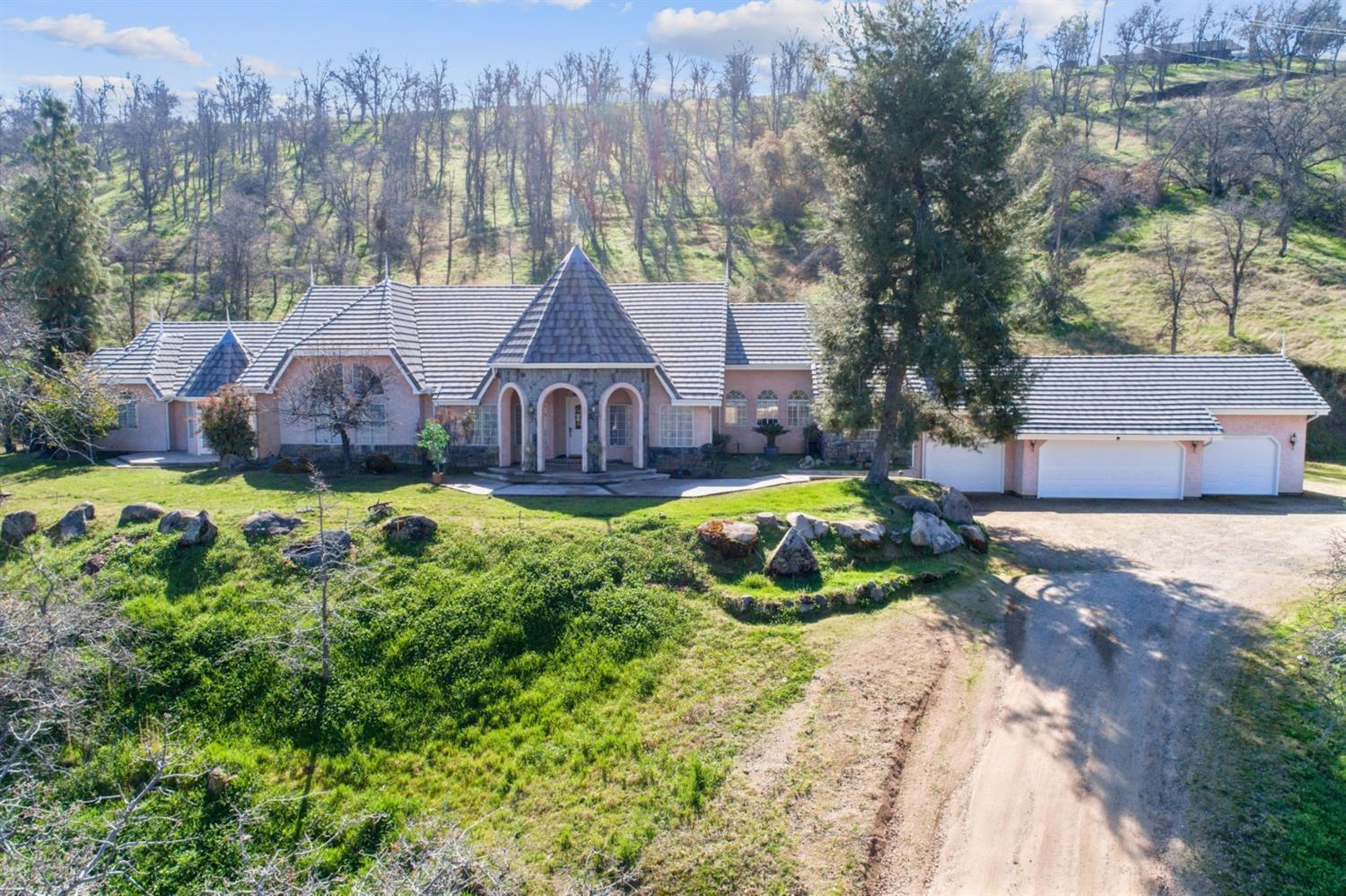20200 Nicholas Road Clovis, CA 93619 - Photo 1 of 48 Gallery Image 1