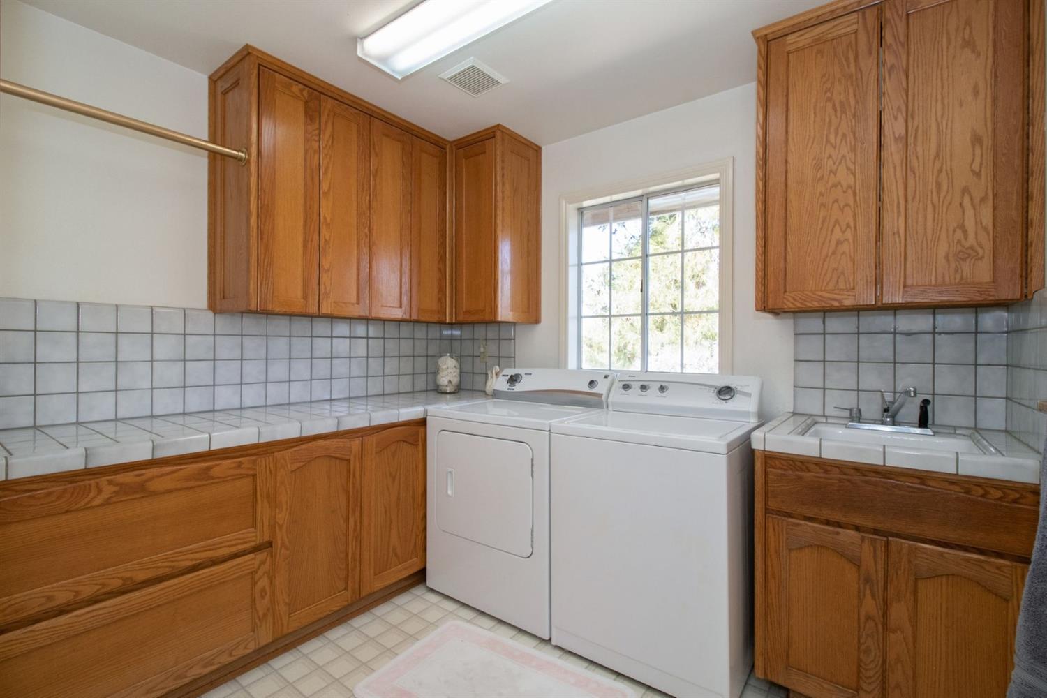 20200 Nicholas Road Clovis, CA 93619 - Photo 19 of 48 Gallery Image 19