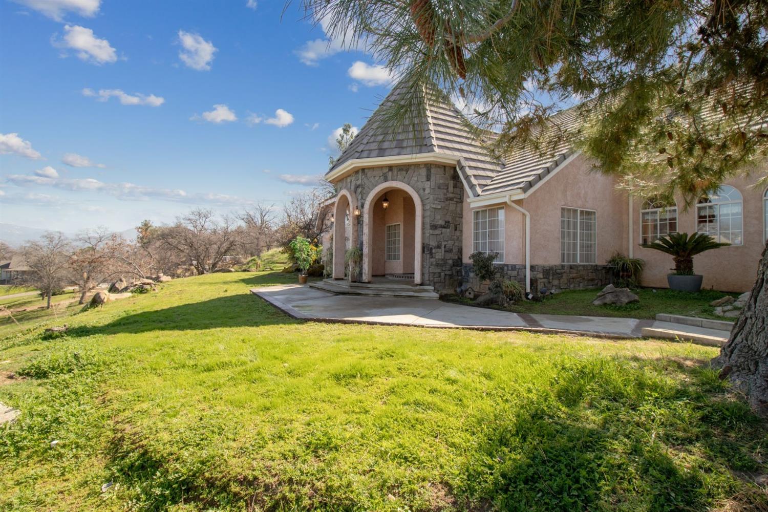 20200 Nicholas Road Clovis, CA 93619 - Photo 5 of 48 Gallery Image 5
