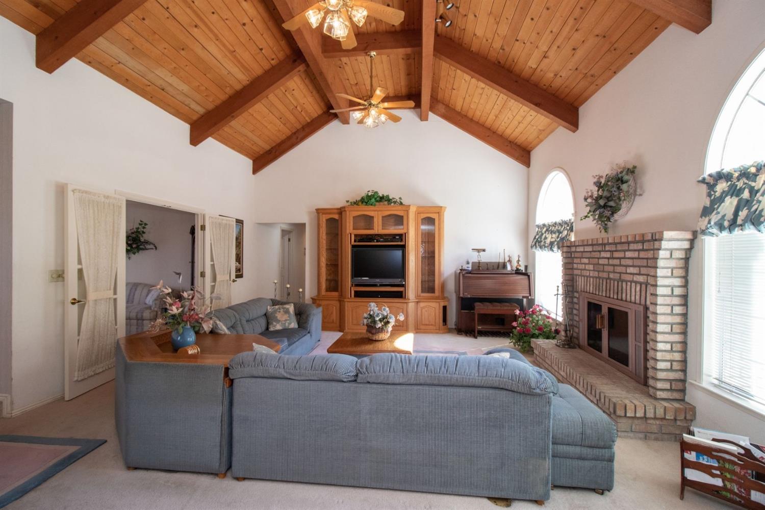 20200 Nicholas Road Clovis, CA 93619 - Photo 9 of 48 Gallery Image 9