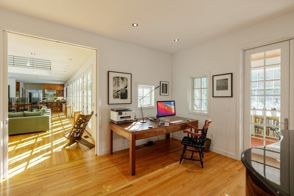 451 Strawberry Hill Road Concord, MA 01742 - Photo 12 of 41 Gallery Image 12
