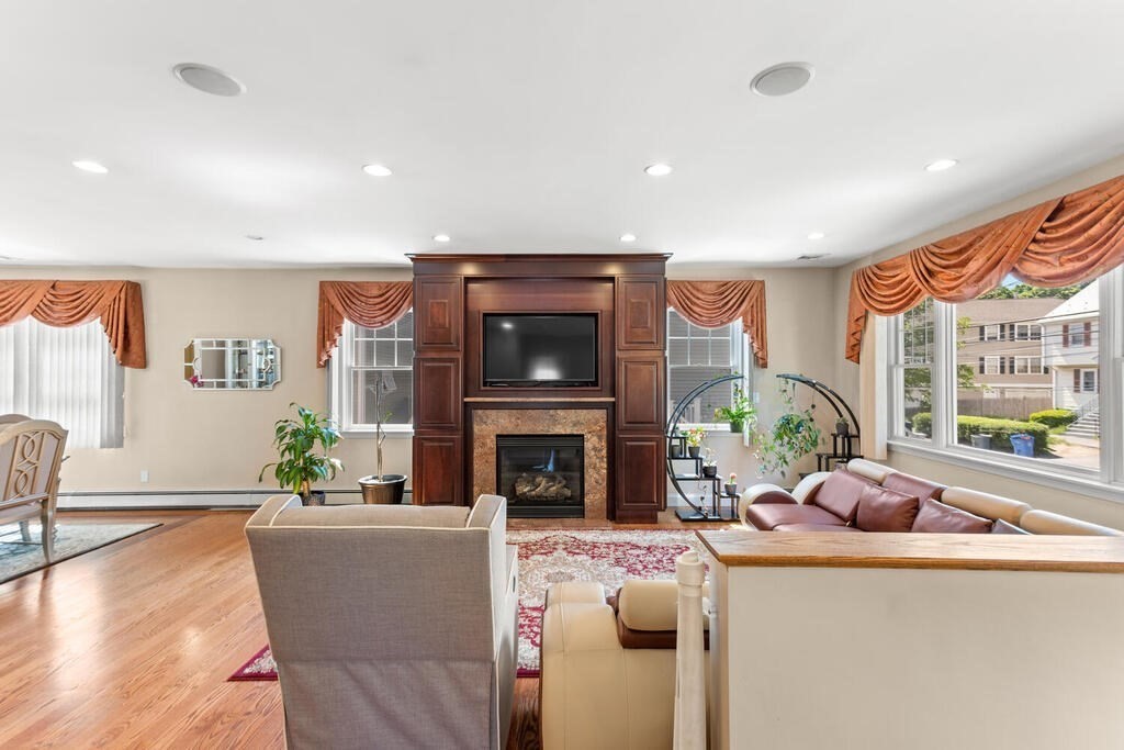 296 College Farm Road Waltham, MA 02451 - Photo 4 of 27