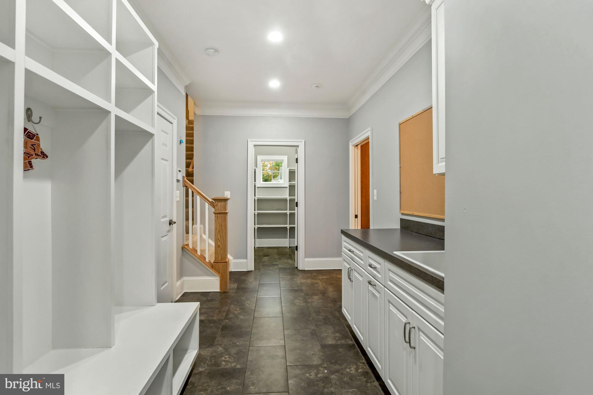 400 Ridge Road Southwest Vienna, VA 22180 - Photo 30 of 72 Mud Rooom