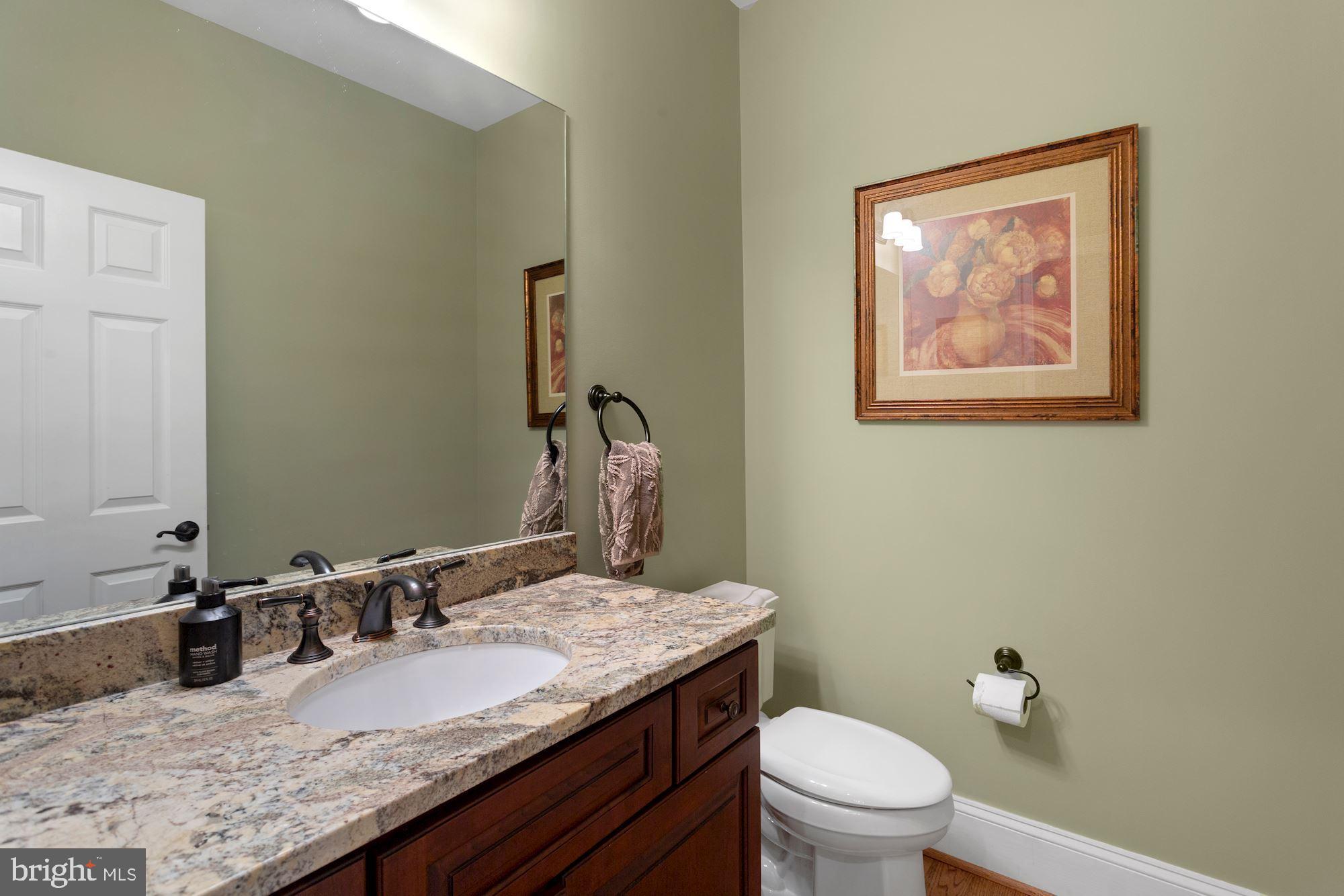 400 Ridge Road Southwest Vienna, VA 22180 - Photo 32 of 72 Main Level Powder Room