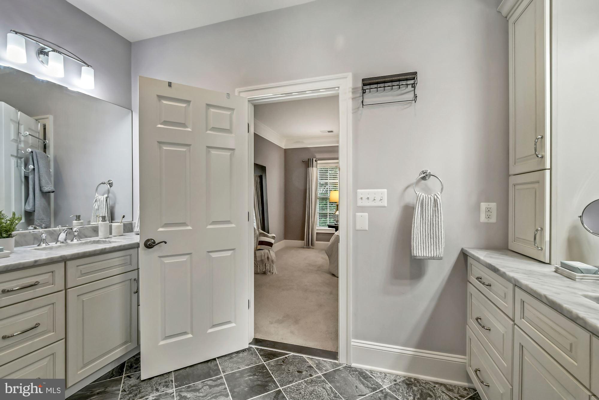 400 Ridge Road Southwest Vienna, VA 22180 - Photo 38 of 72 Primary Bath