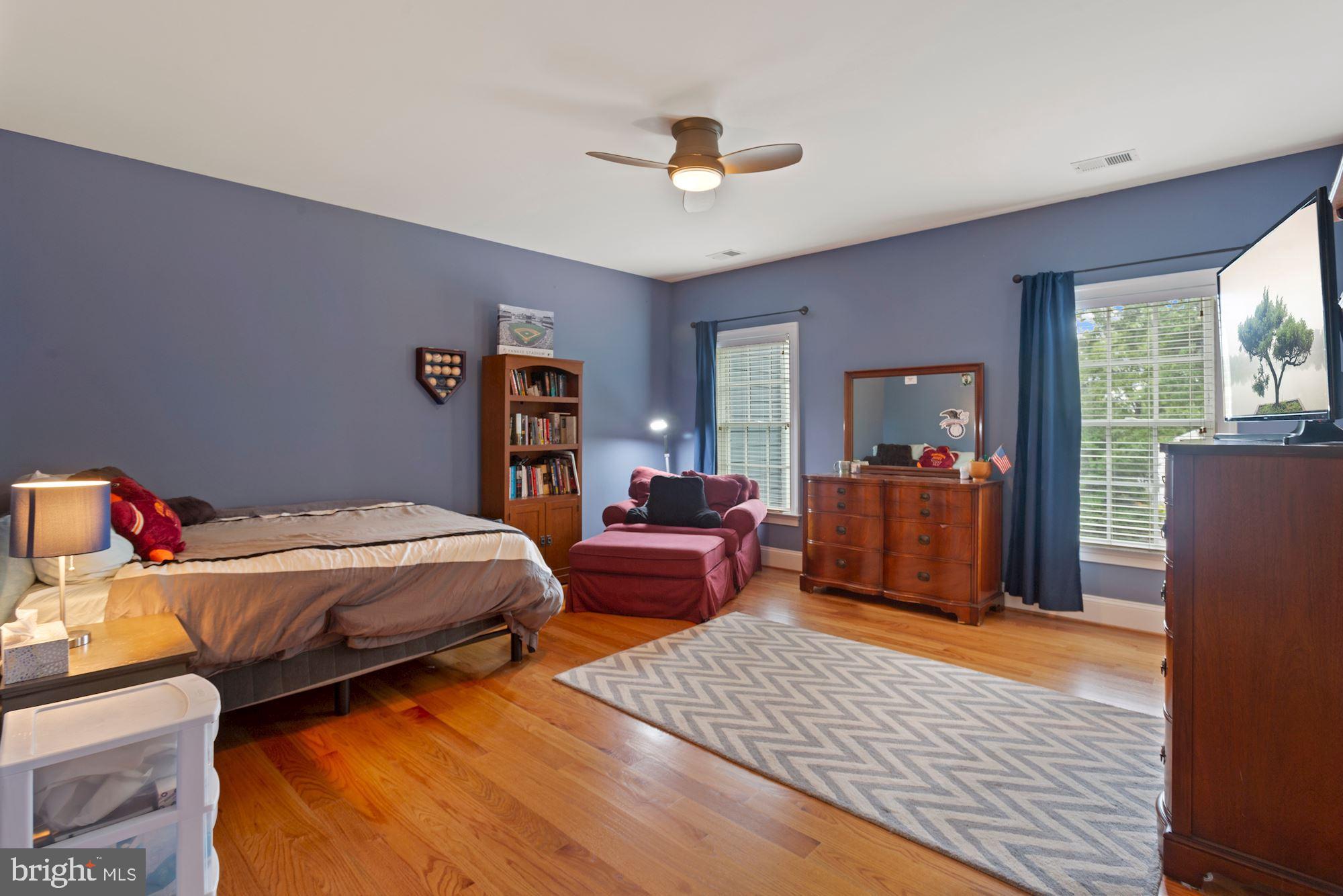 400 Ridge Road Southwest Vienna, VA 22180 - Photo 43 of 72 Third Bedroom