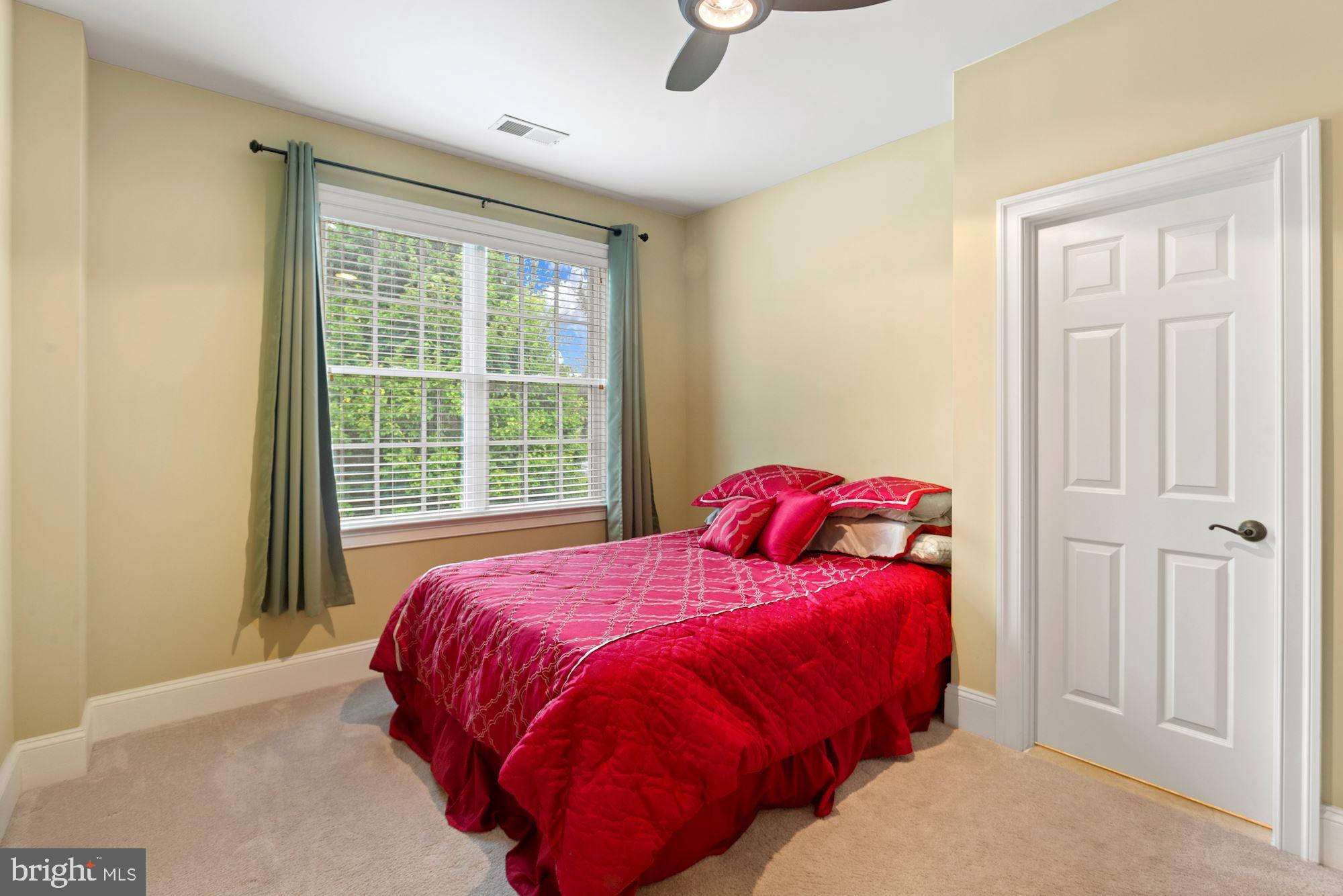 400 Ridge Road Southwest Vienna, VA 22180 - Photo 47 of 72 Fourth Bedroom