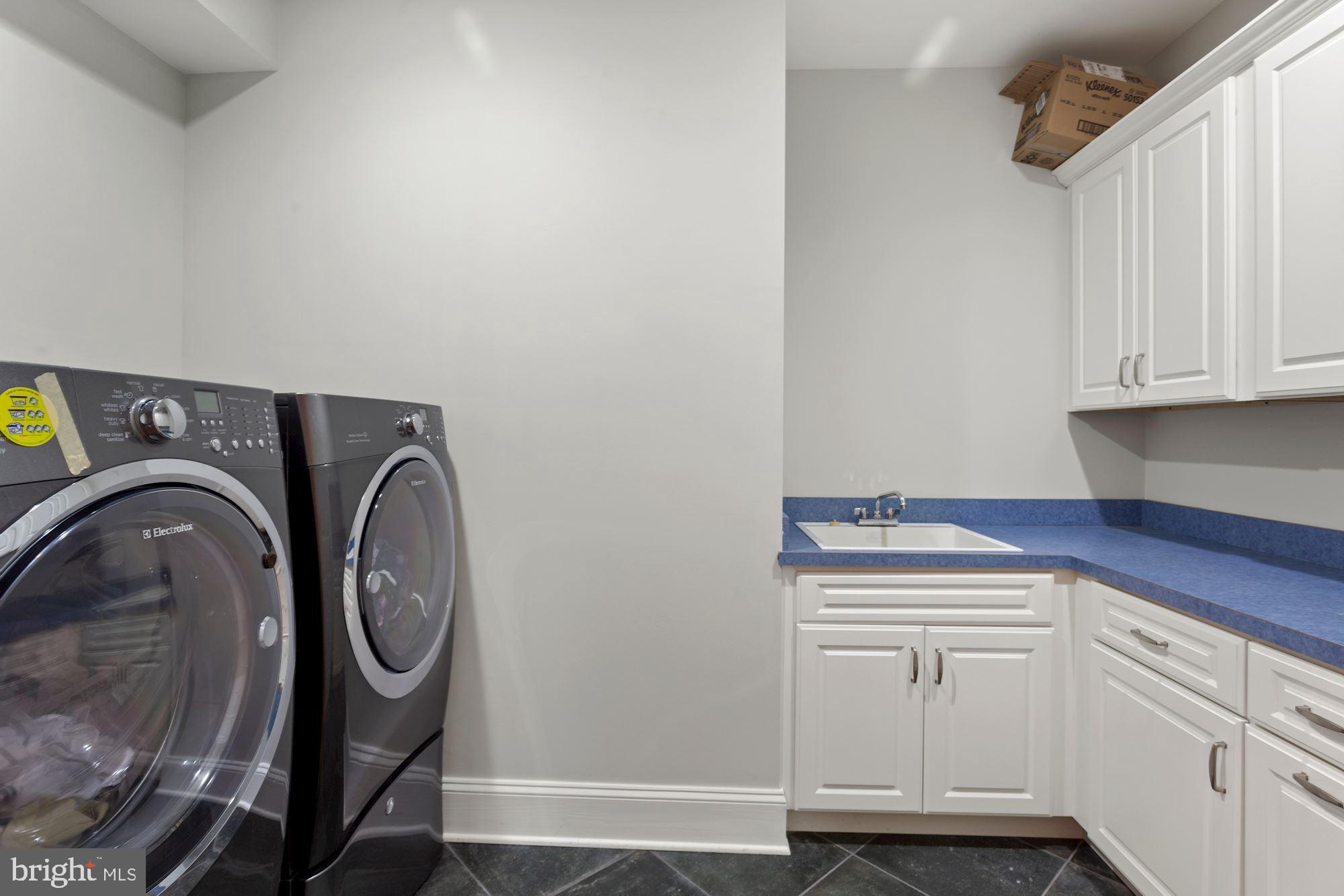 400 Ridge Road Southwest Vienna, VA 22180 - Photo 49 of 72 Upper Level Laundry