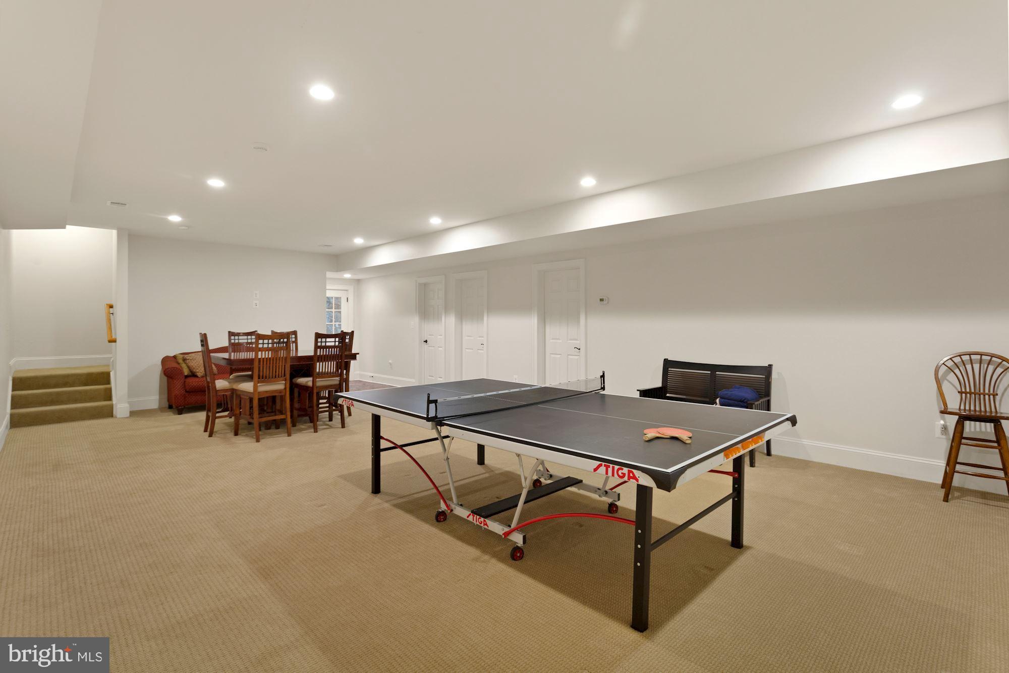 400 Ridge Road Southwest Vienna, VA 22180 - Photo 57 of 72