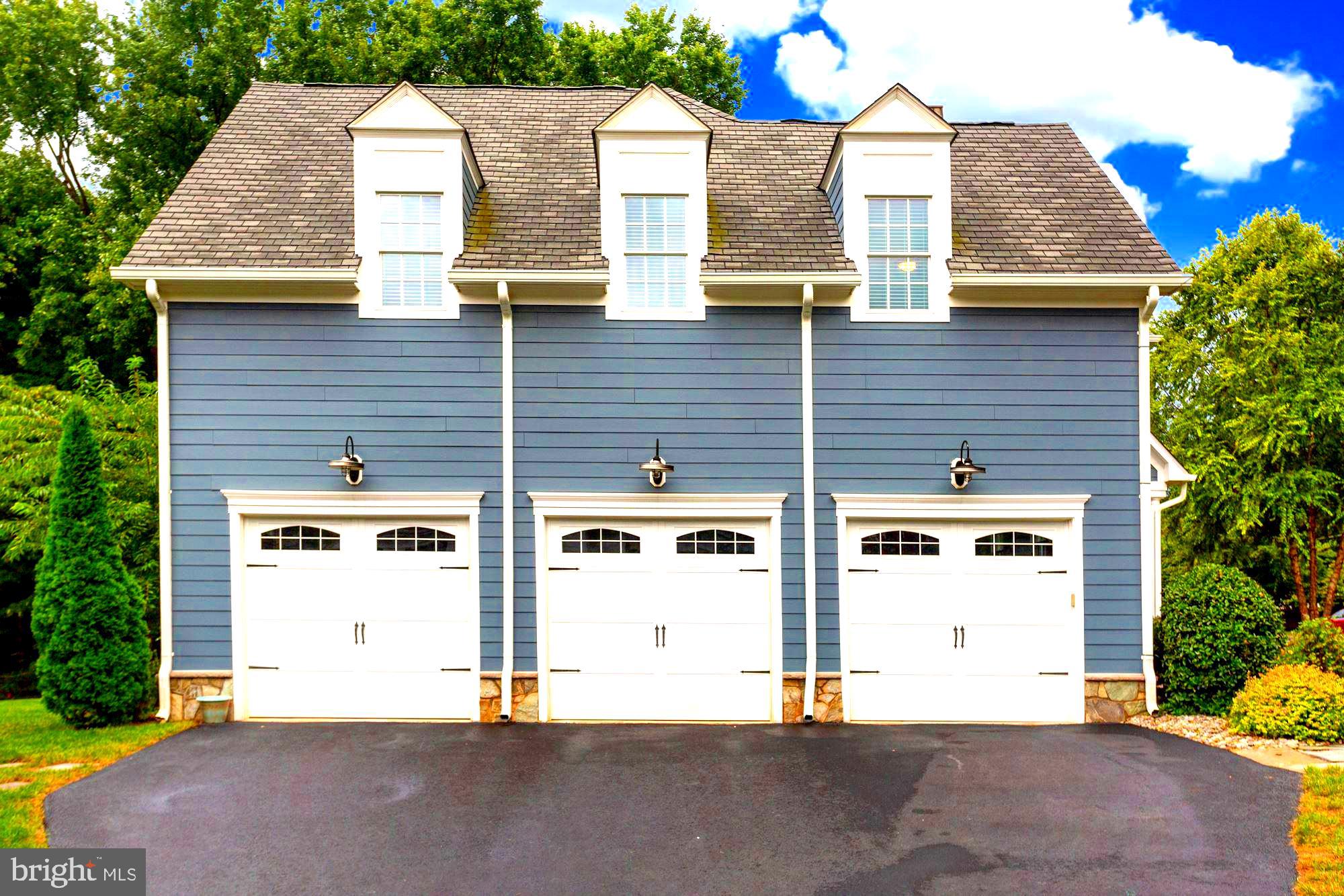 400 Ridge Road Southwest Vienna, VA 22180 - Photo 6 of 72 Wide and Deep Garage