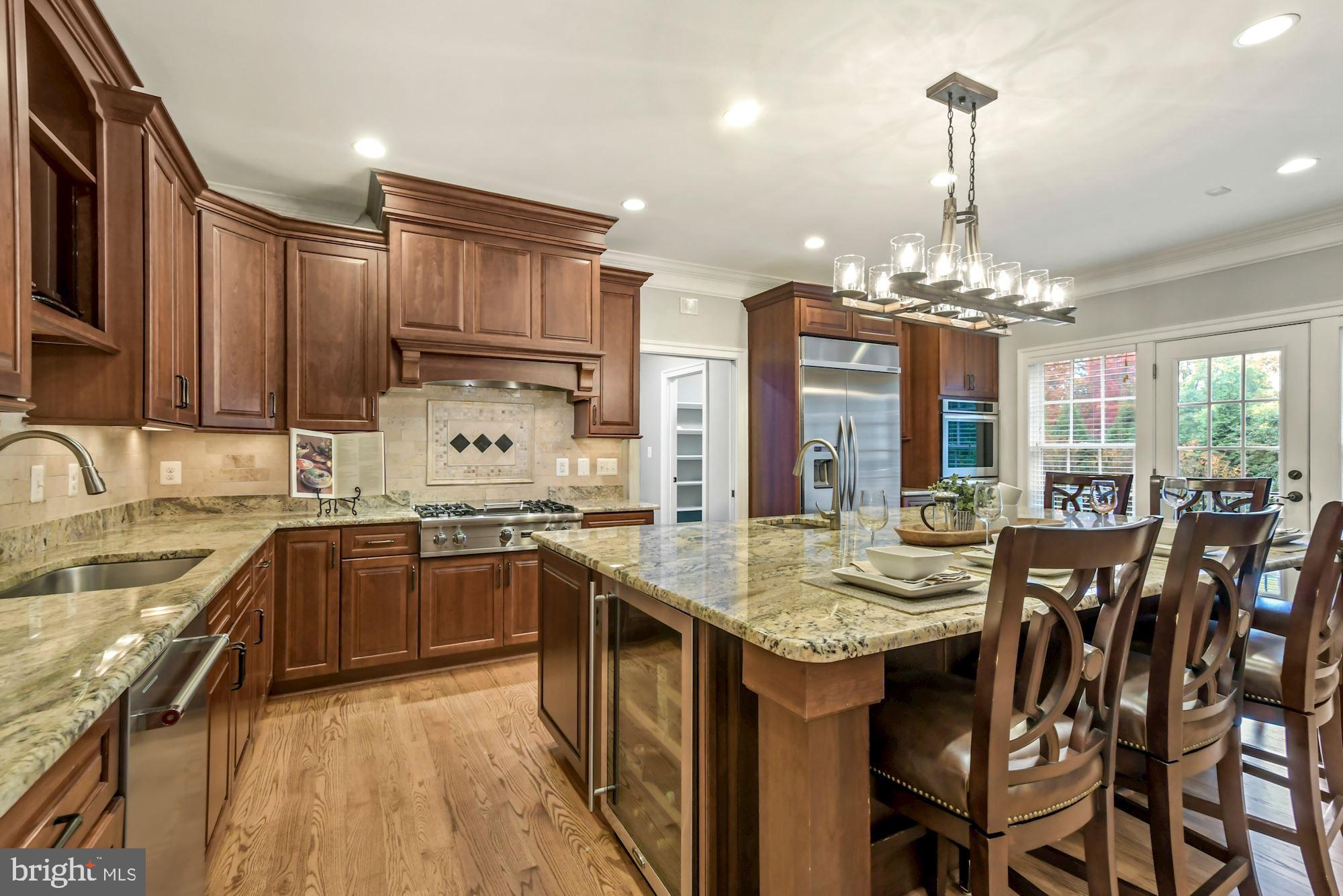 400 Ridge Road Southwest Vienna, VA 22180 - Photo 10 of 72 Gourmet Kitchen