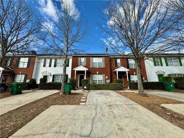 $179,900 | 2285 Strathmoor Manor Drive, Lithonia, GA 30058