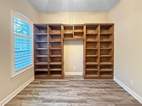 $592,400 | 110 North Pinto Point Circle, Spring, TX 77389