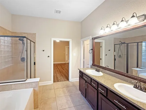 $592,400 | 110 North Pinto Point Circle, Spring, TX 77389