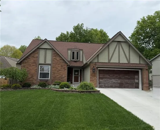 $365,000 | 528 Southeast Country Lane, Lee's Summit, MO 64063