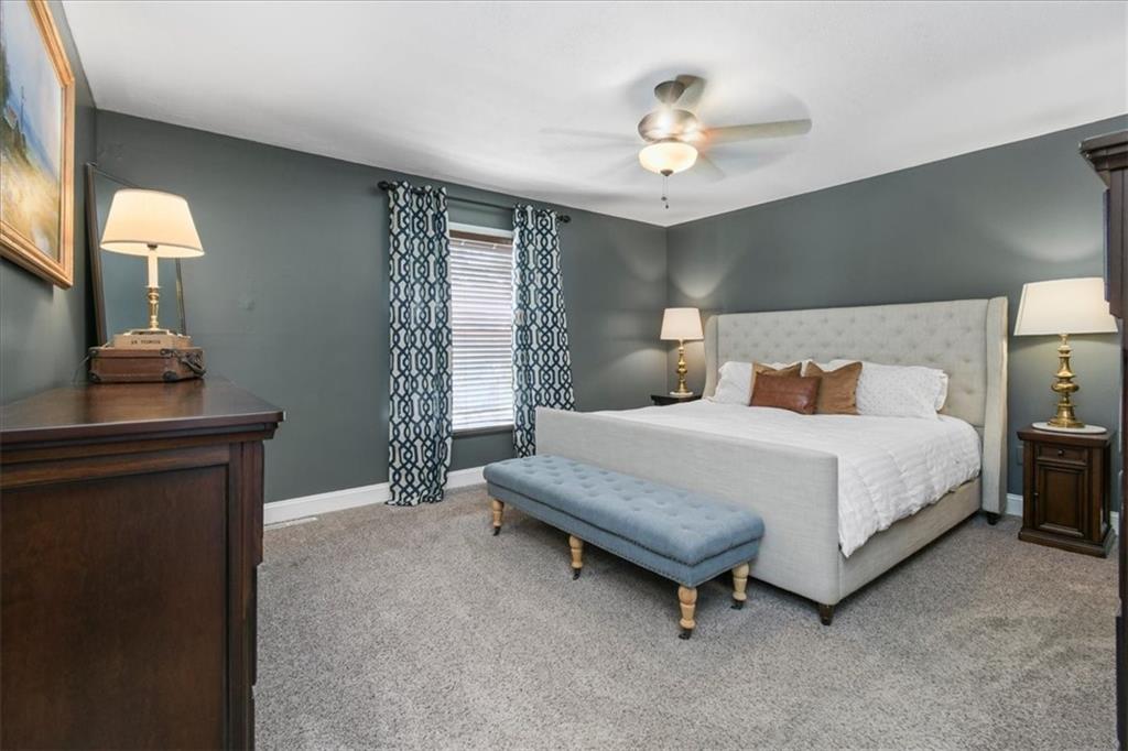 528 Southeast Country Lane Lee's Summit, MO 64063 - Photo 19 of 37