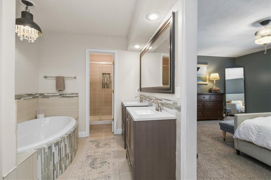 528 Southeast Country Lane Lee's Summit, MO 64063 - Photo 20 of 37