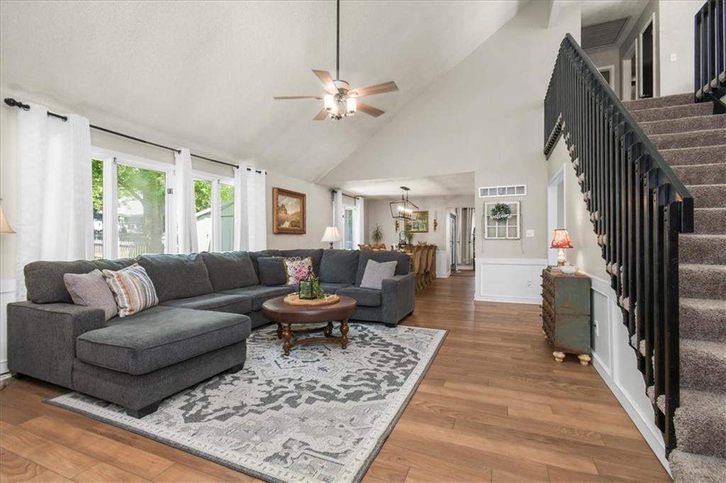 528 Southeast Country Lane Lee's Summit, MO 64063 - Photo 8 of 37