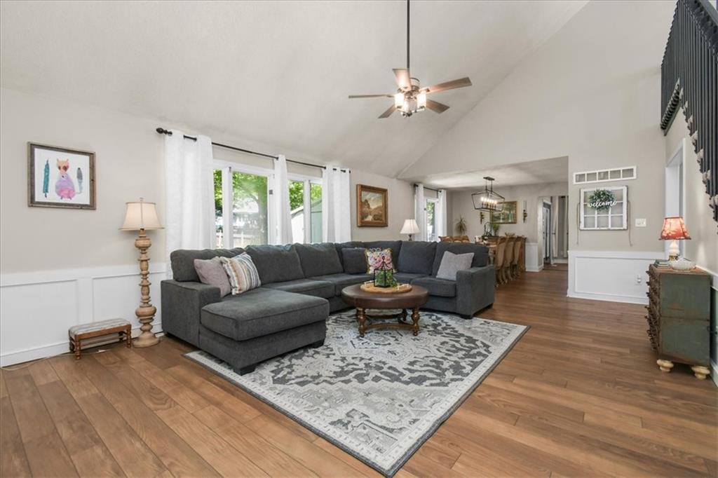 528 Southeast Country Lane Lee's Summit, MO 64063 - Photo 9 of 37