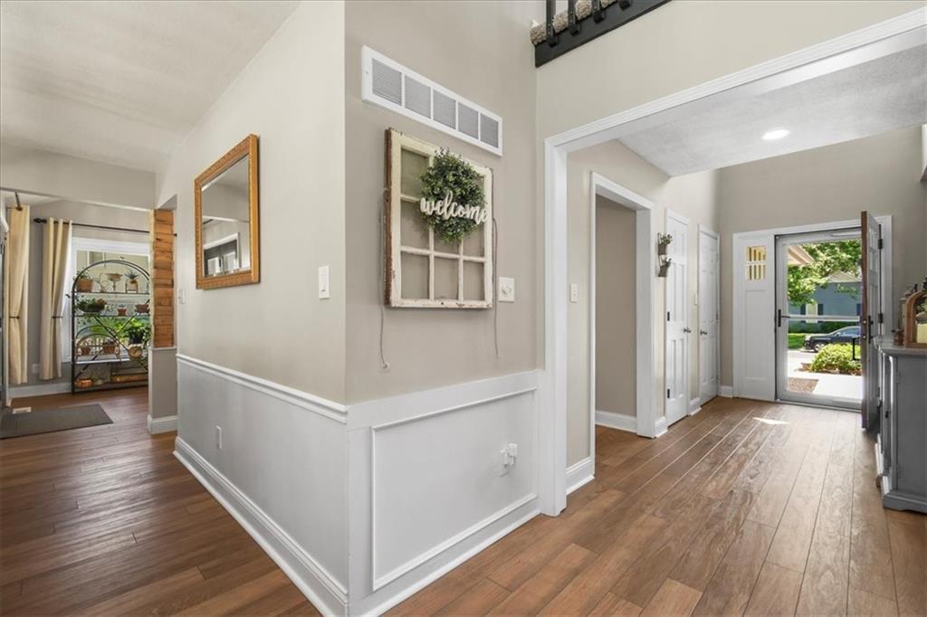 528 Southeast Country Lane Lee's Summit, MO 64063 - Photo 10 of 37