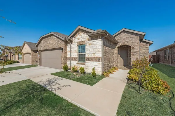 $2,495 | 11508 Harp Lane, Fort Worth, TX 76052