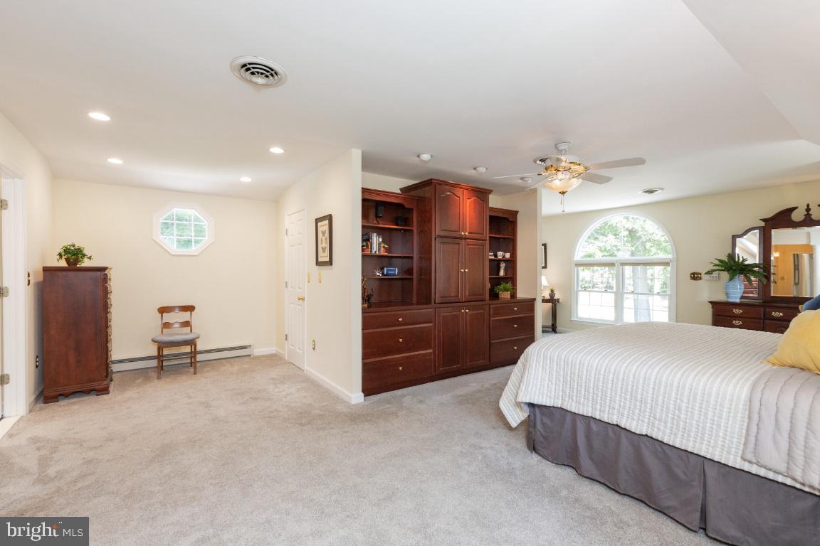 17445 Frederick Road Mount Airy, MD 21771 - Photo 22 of 51 Primary Bedroom