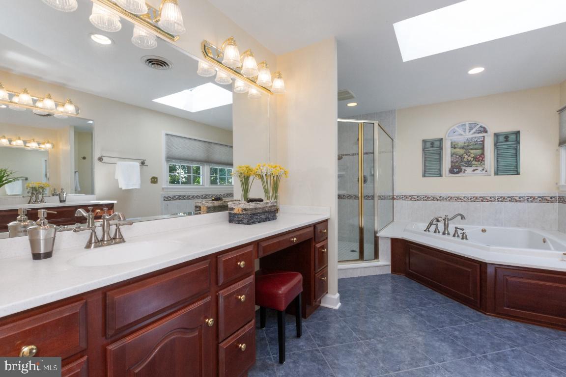 17445 Frederick Road Mount Airy, MD 21771 - Photo 24 of 51 Primary Bathroom