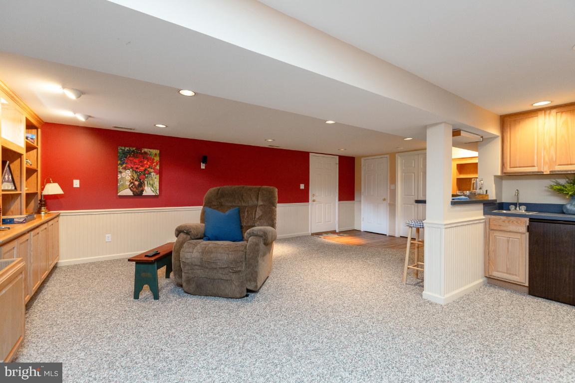 17445 Frederick Road Mount Airy, MD 21771 - Photo 34 of 51 Family Room
