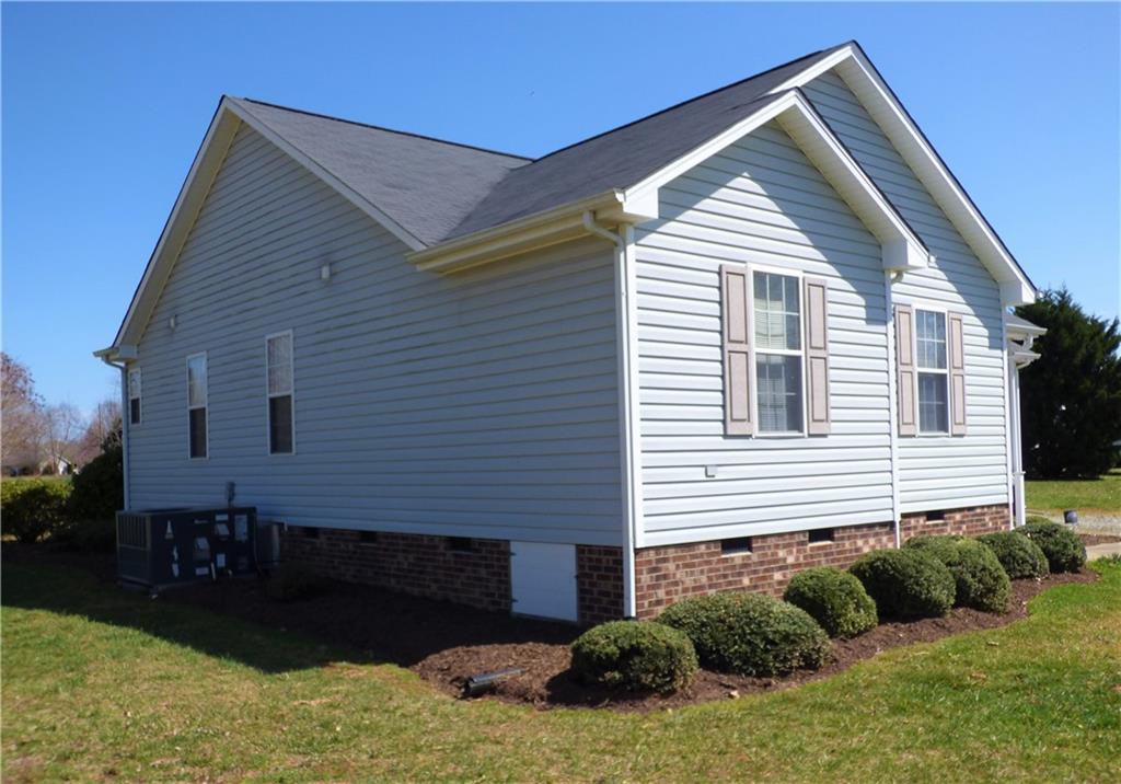 5511 Fieldview Road Mebane, NC 27302 - Photo 10 of 35 Photo 10