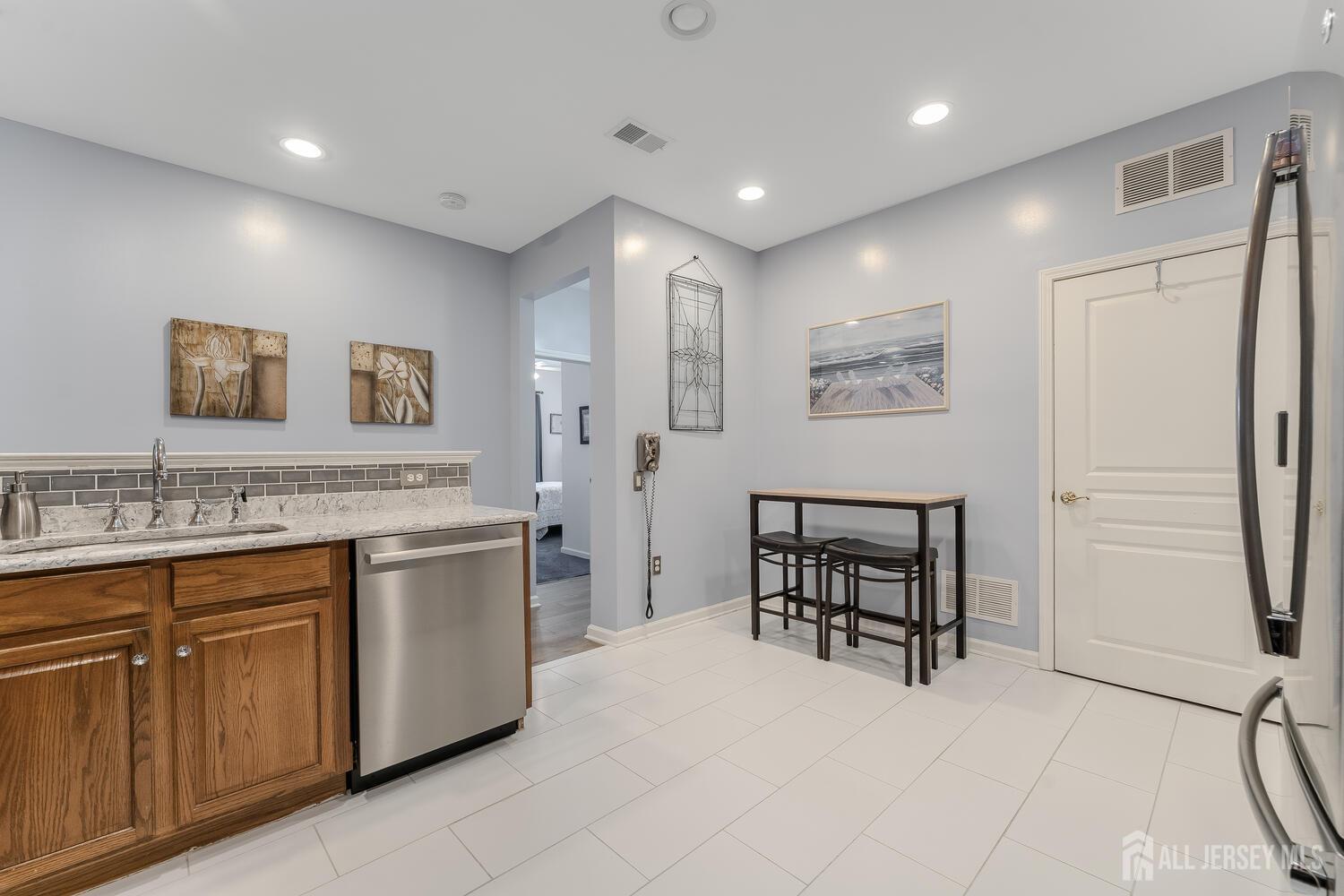 1103 Conrad Way Somerset, NJ 08873 - Photo 11 of 52