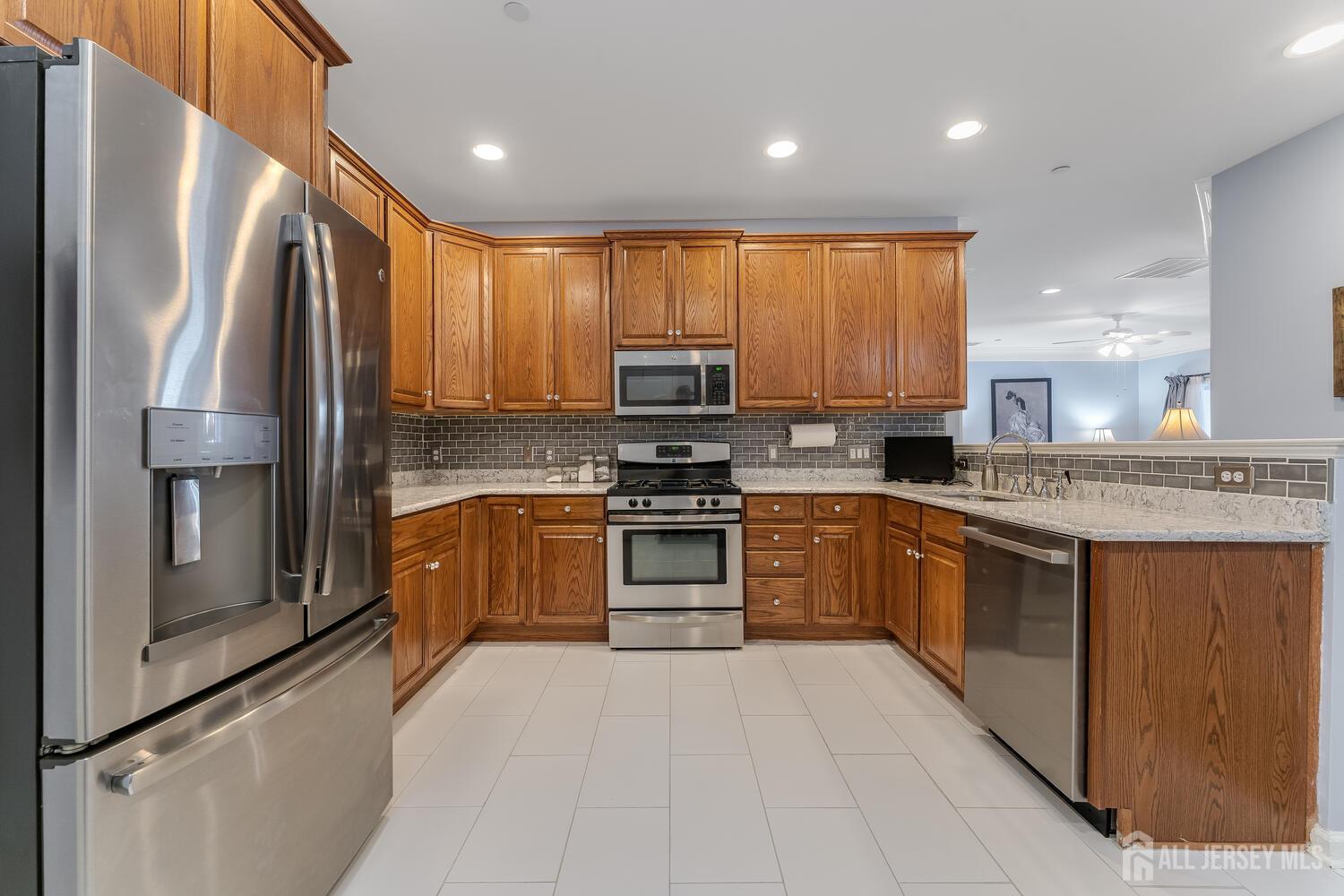 1103 Conrad Way Somerset, NJ 08873 - Photo 2 of 52