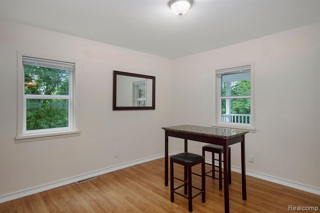1187 East Avon Road Rochester, MI 48307 - Photo 10 of 25