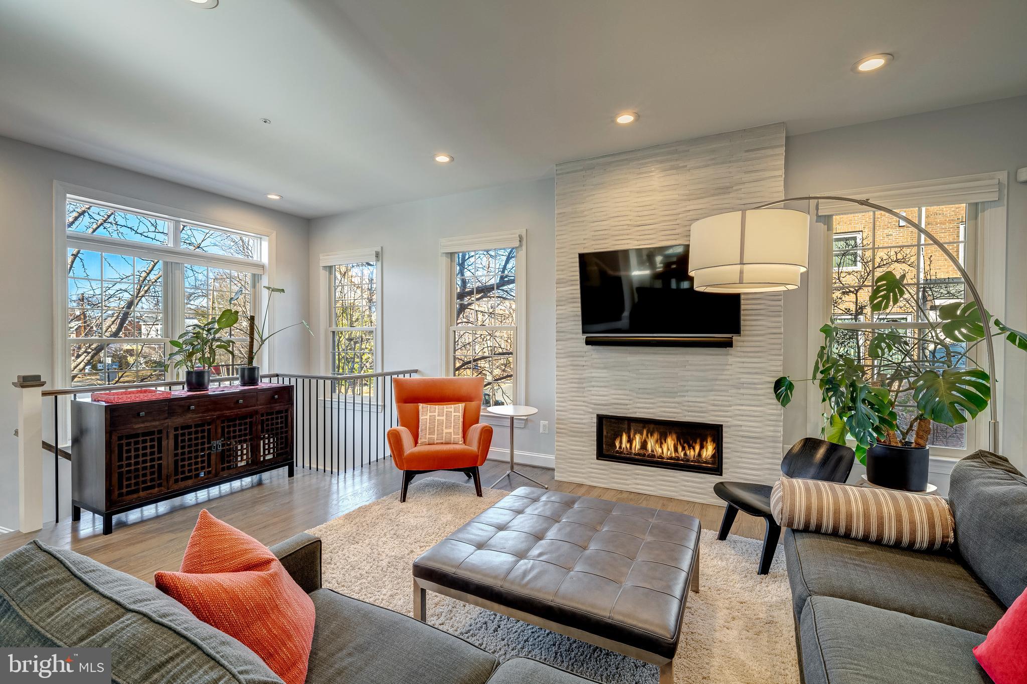 1500 North Colonial Terrace Arlington, VA 22209 - Photo 11 of 67 Family Room