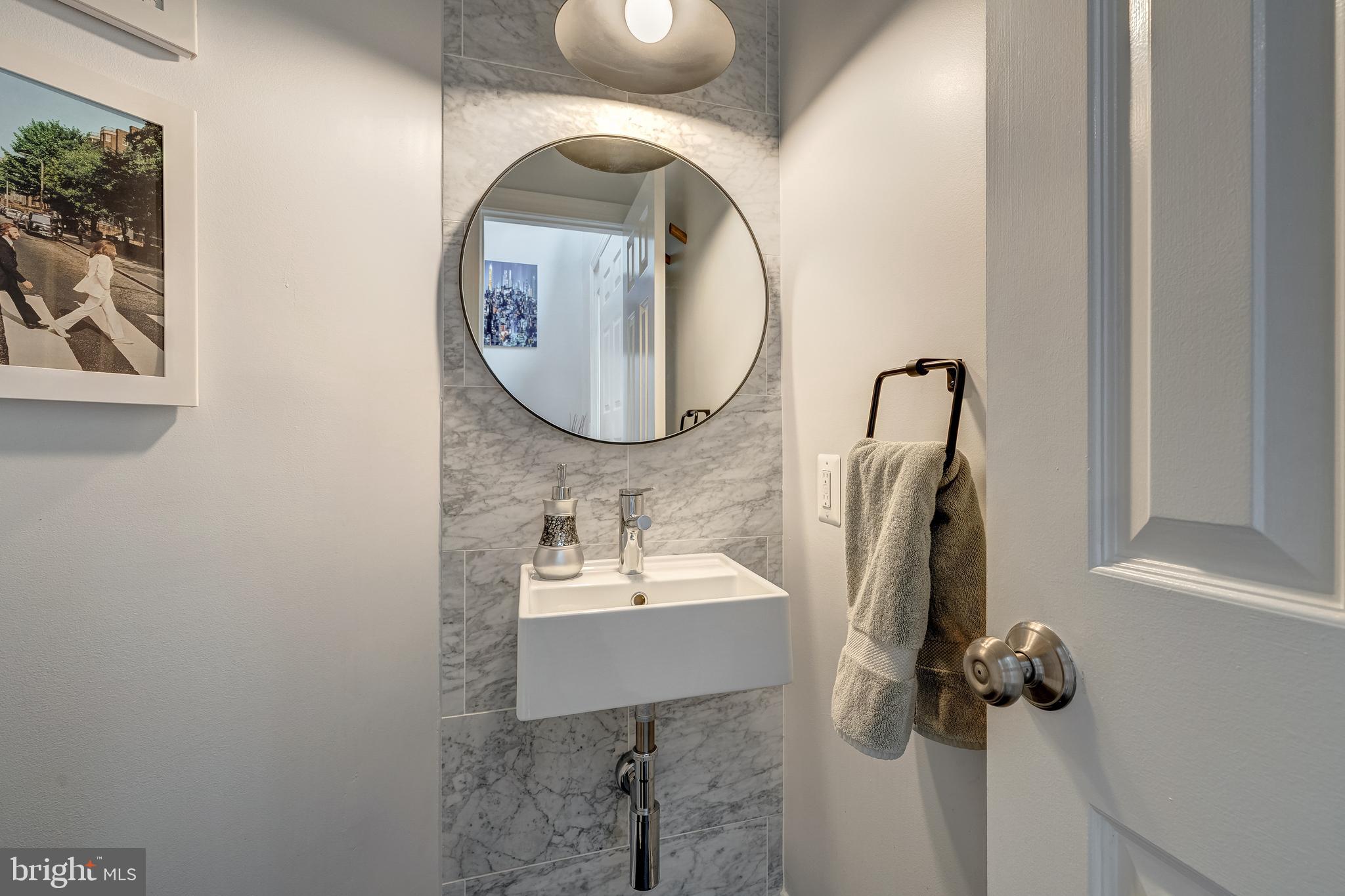 1500 North Colonial Terrace Arlington, VA 22209 - Photo 25 of 67 Powder Room