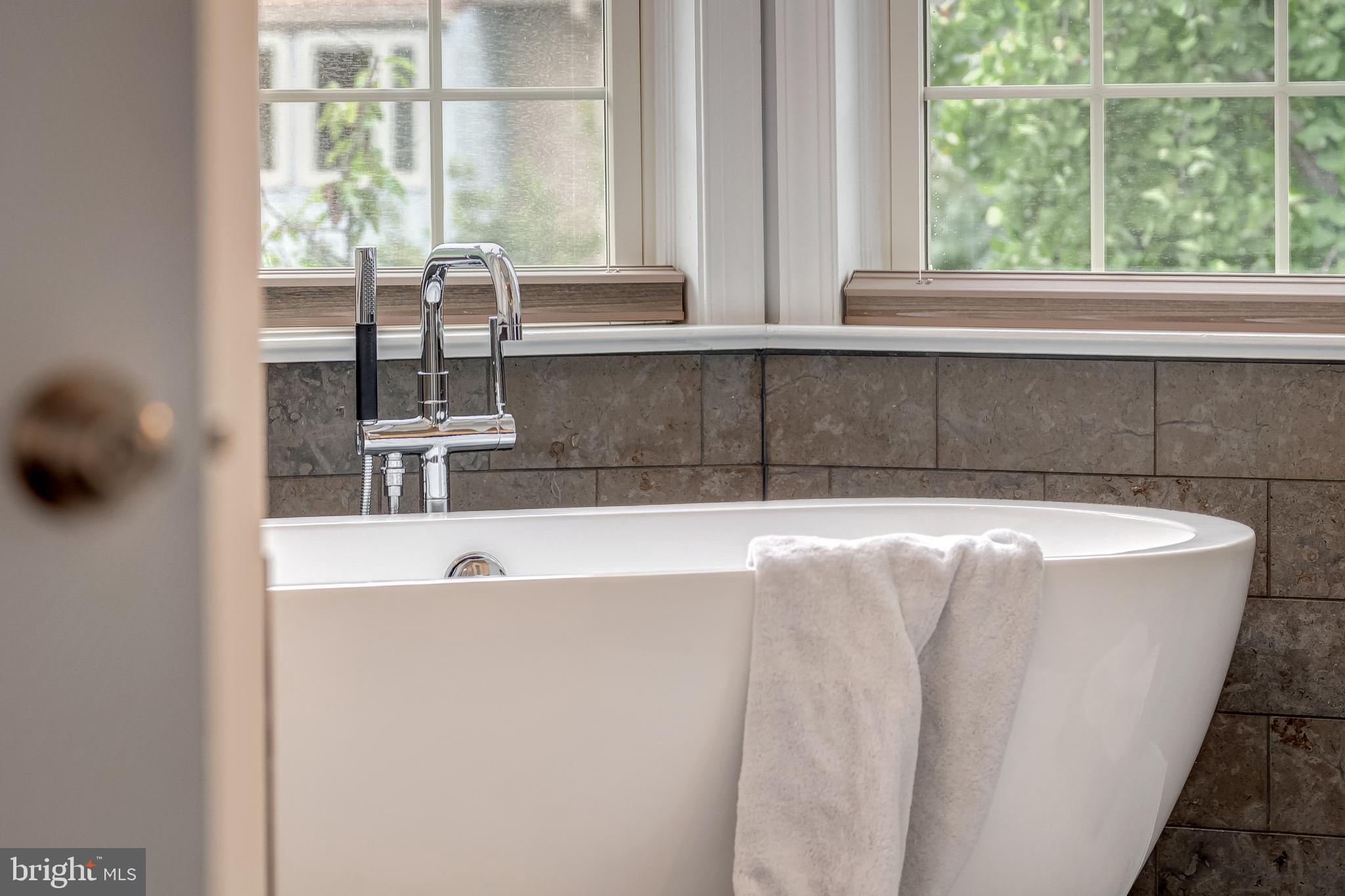 1500 North Colonial Terrace Arlington, VA 22209 - Photo 32 of 67 Primary Bathroom