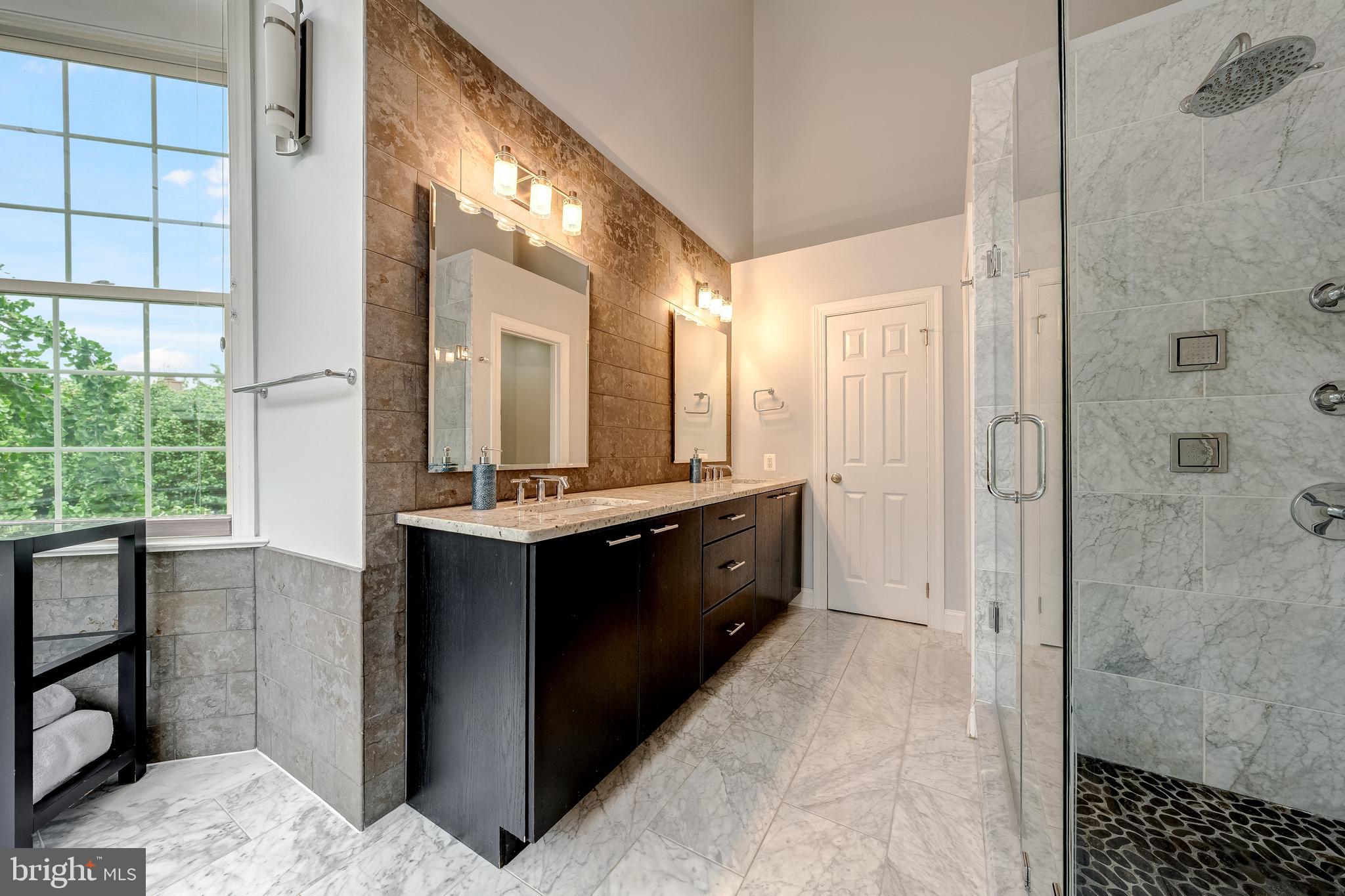 1500 North Colonial Terrace Arlington, VA 22209 - Photo 34 of 67 Primary Bathroom