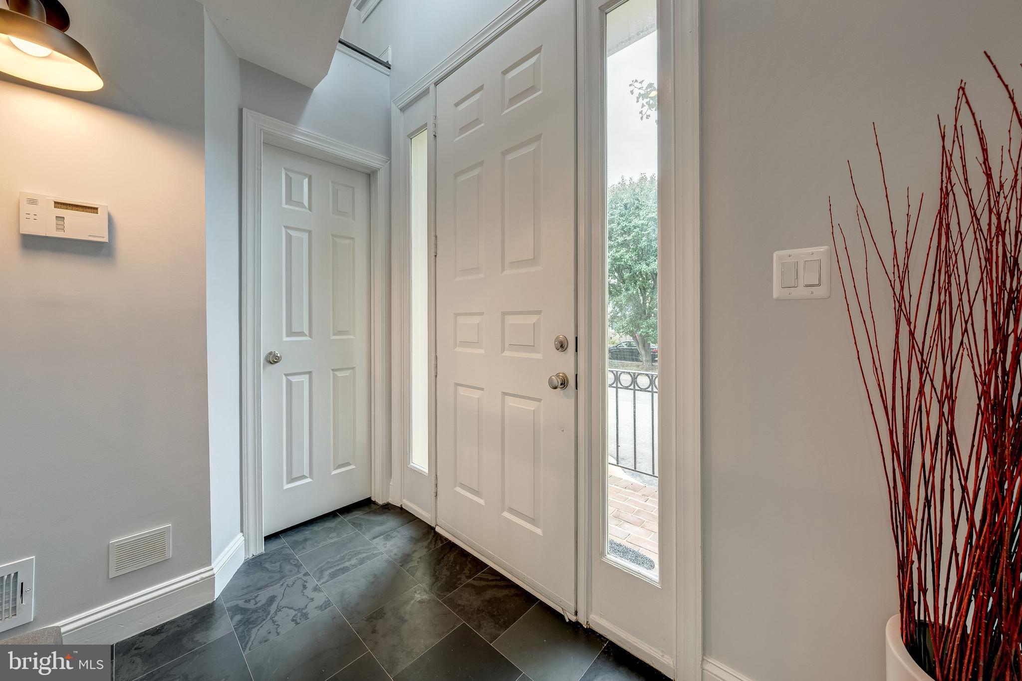1500 North Colonial Terrace Arlington, VA 22209 - Photo 5 of 67 Foyer