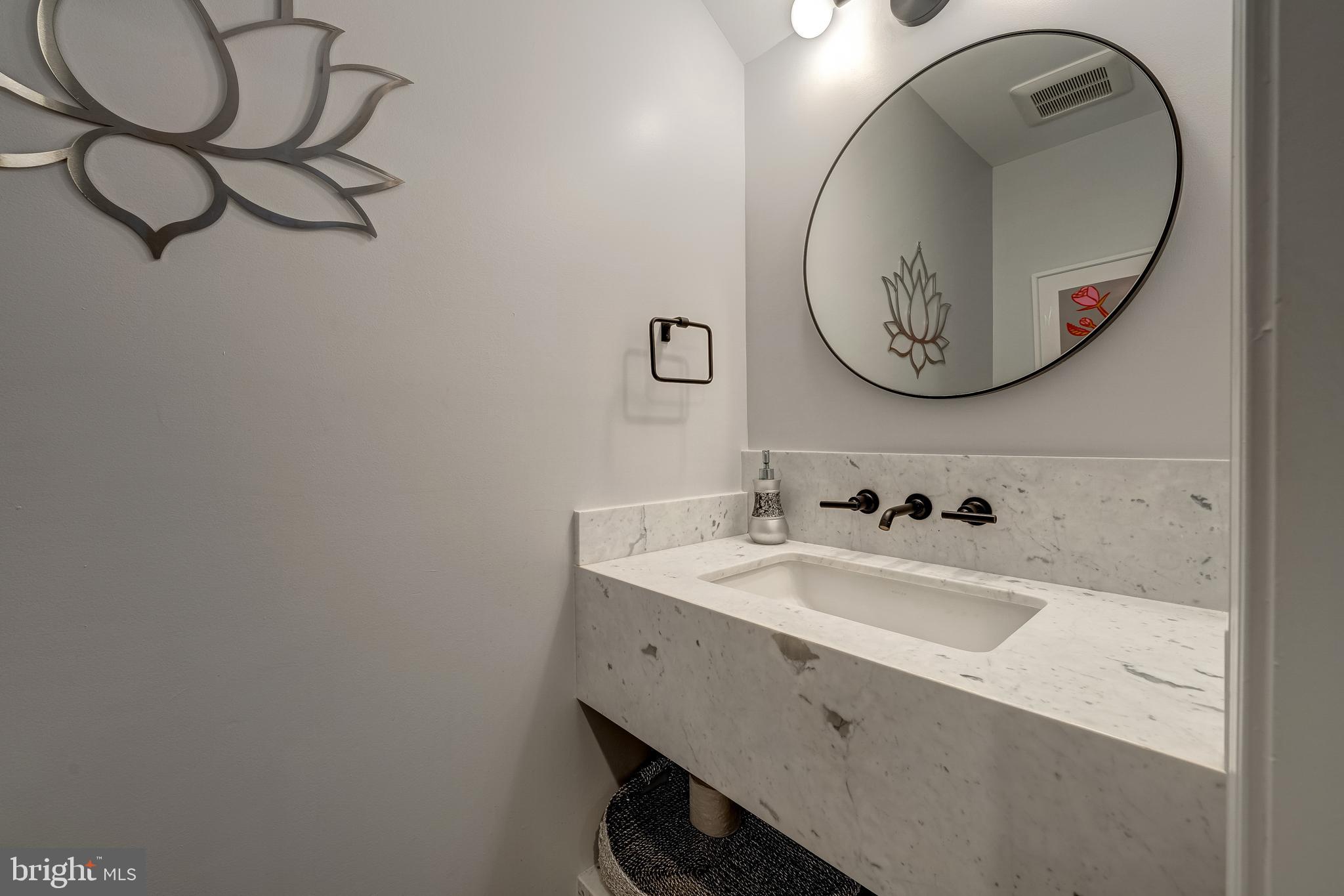 1500 North Colonial Terrace Arlington, VA 22209 - Photo 51 of 67 Powder Room