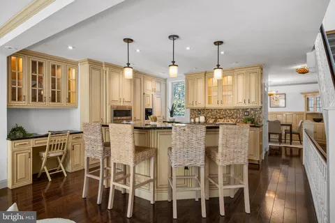 $1,299,500 | 129 Bainbridge Street, Philadelphia, PA 19147